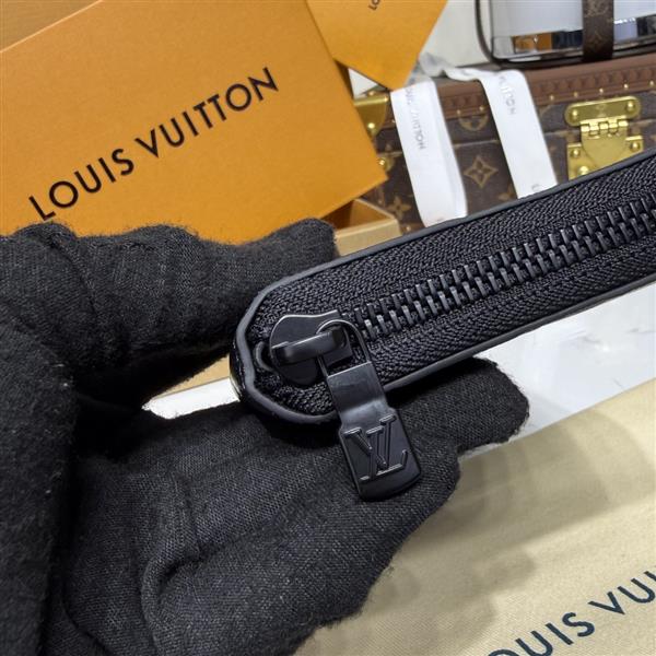 2026122105447785 310